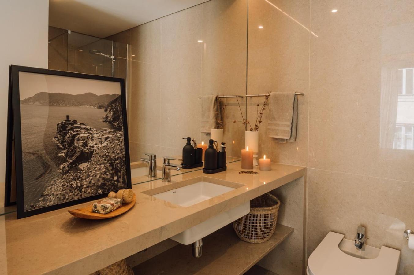 Minturno - 2 Bedrooms And Balcony In Alvalade Apartment *