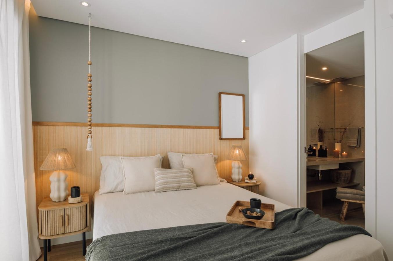 Minturno - 2 Bedrooms And Balcony In Alvalade *
